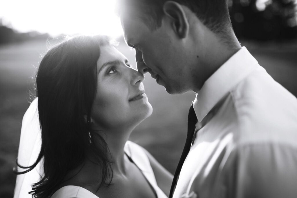 100+ Wedding Photography ideas to capture every moment 98 Black and white couple moments