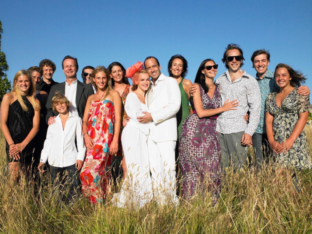 100+ Wedding Photography ideas to capture every moment 62 Couple with Entire Immediate Family