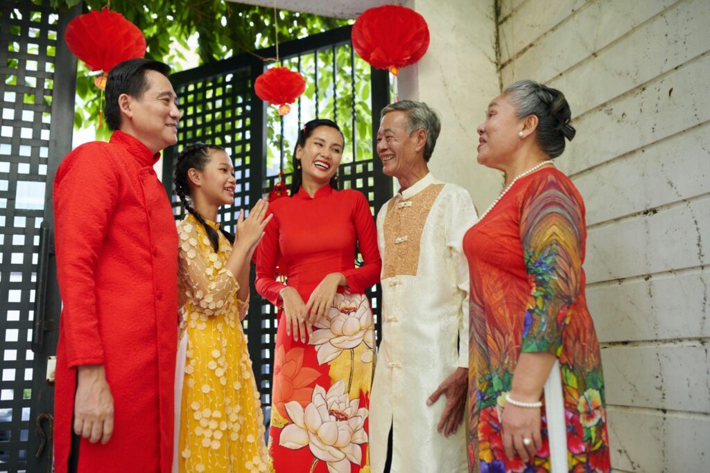 100+ Wedding Photography ideas to capture every moment 63 Family with Cultural or Traditional Dress