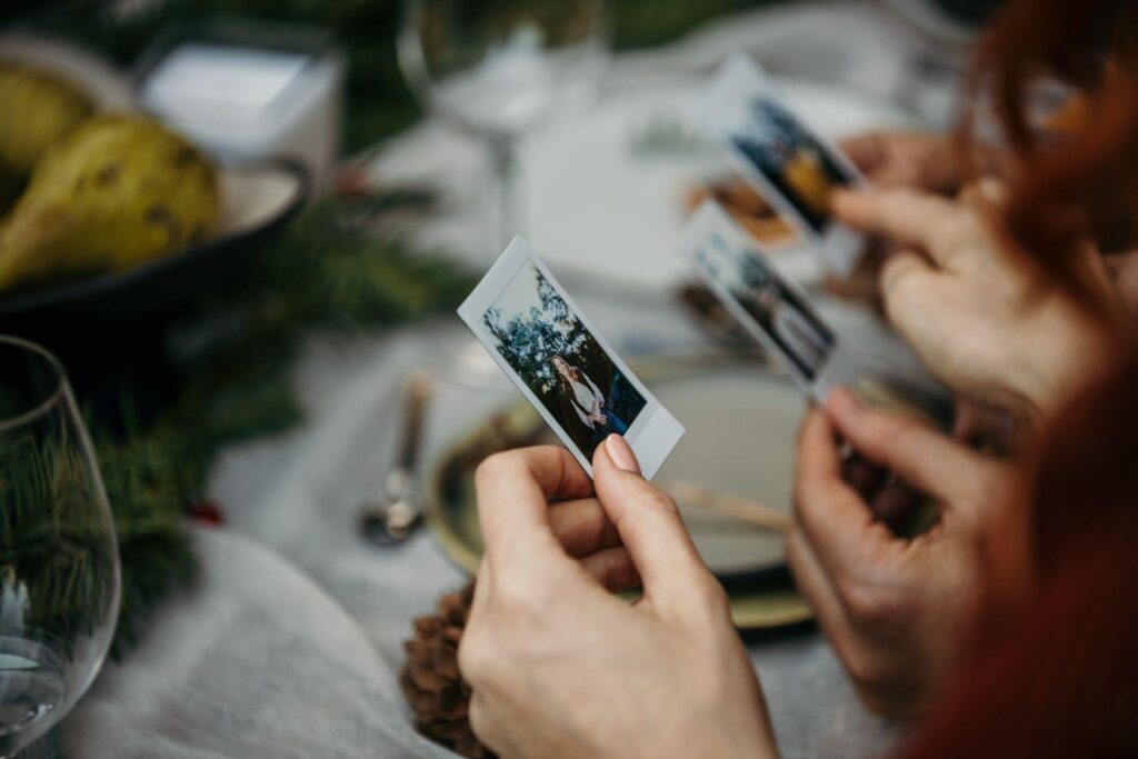 Guest polaroids or instant prints
