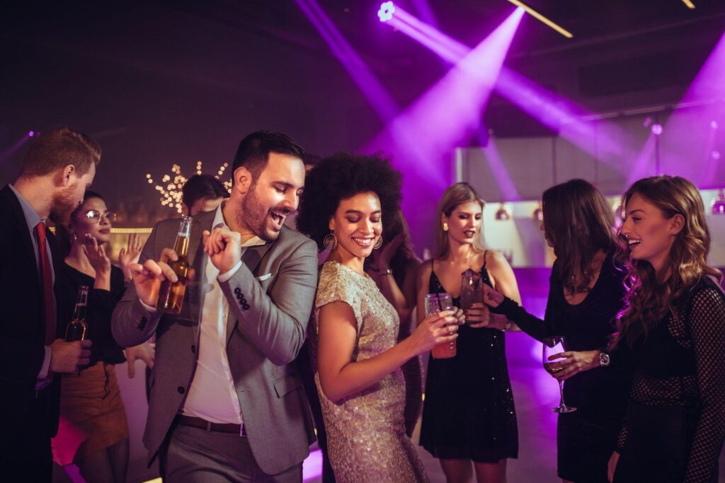 100+ Wedding Photography ideas to capture every moment 82 Guests dancing moment
