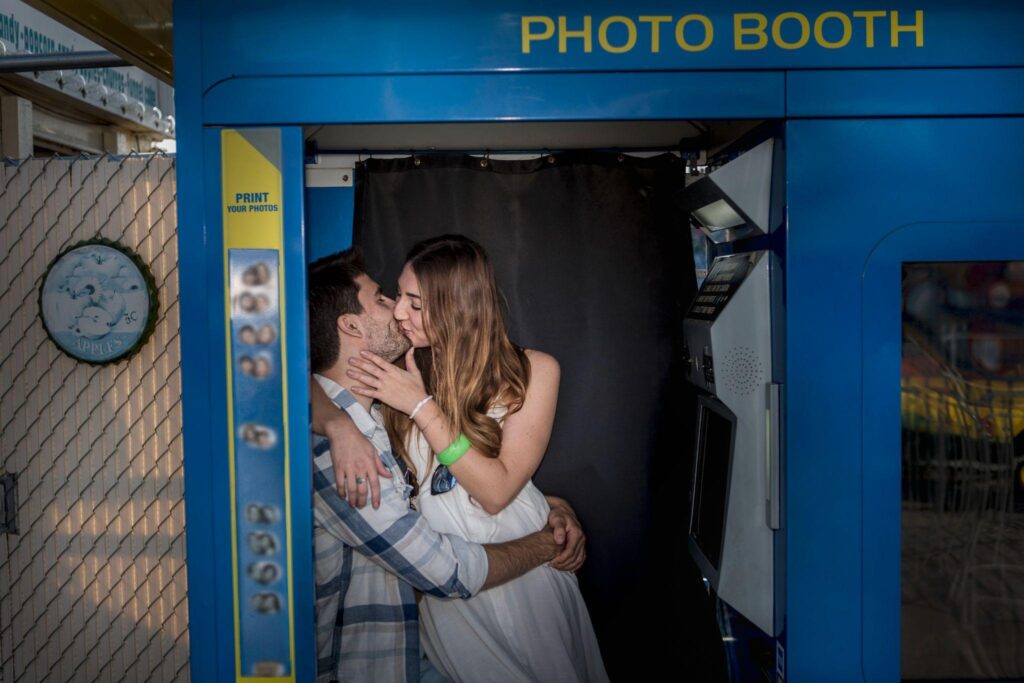 100+ Wedding Photography ideas to capture every moment 91 Photobooth shots