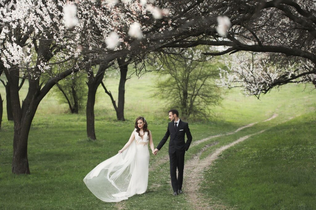 100+ Wedding Photography ideas to capture every moment 48 Romantic walk through nature