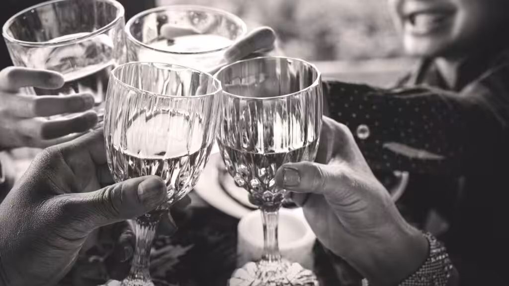 100+ Wedding Photography ideas to capture every moment 86 Close-up of clinking glasses