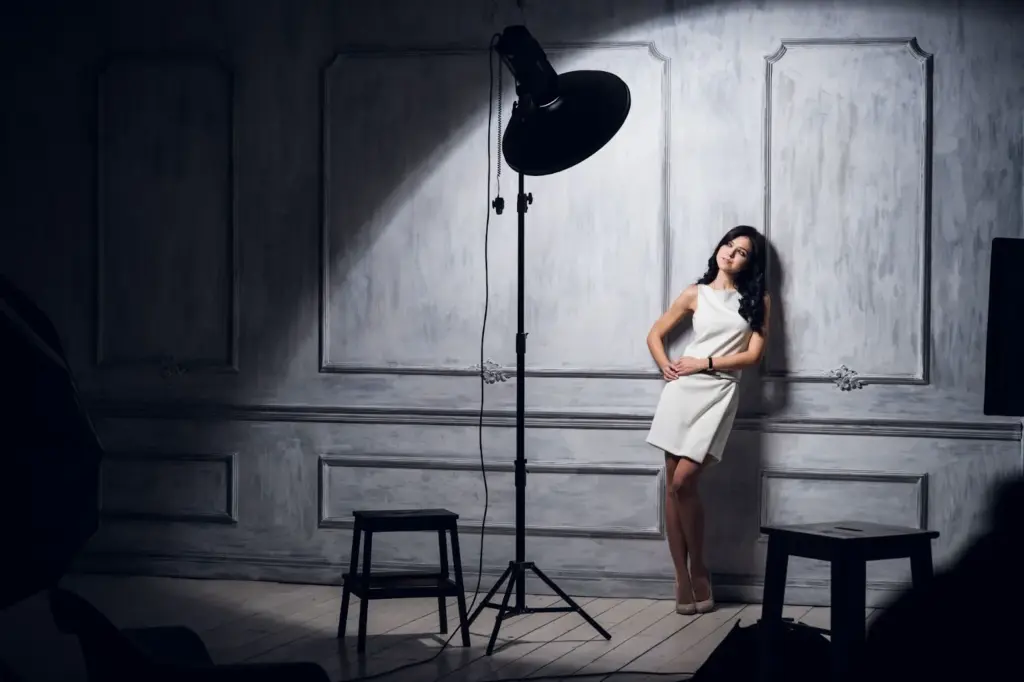 100+ Portrait Photography Ideas for Every Occasion and Style 68 Clamshell lighting setup
