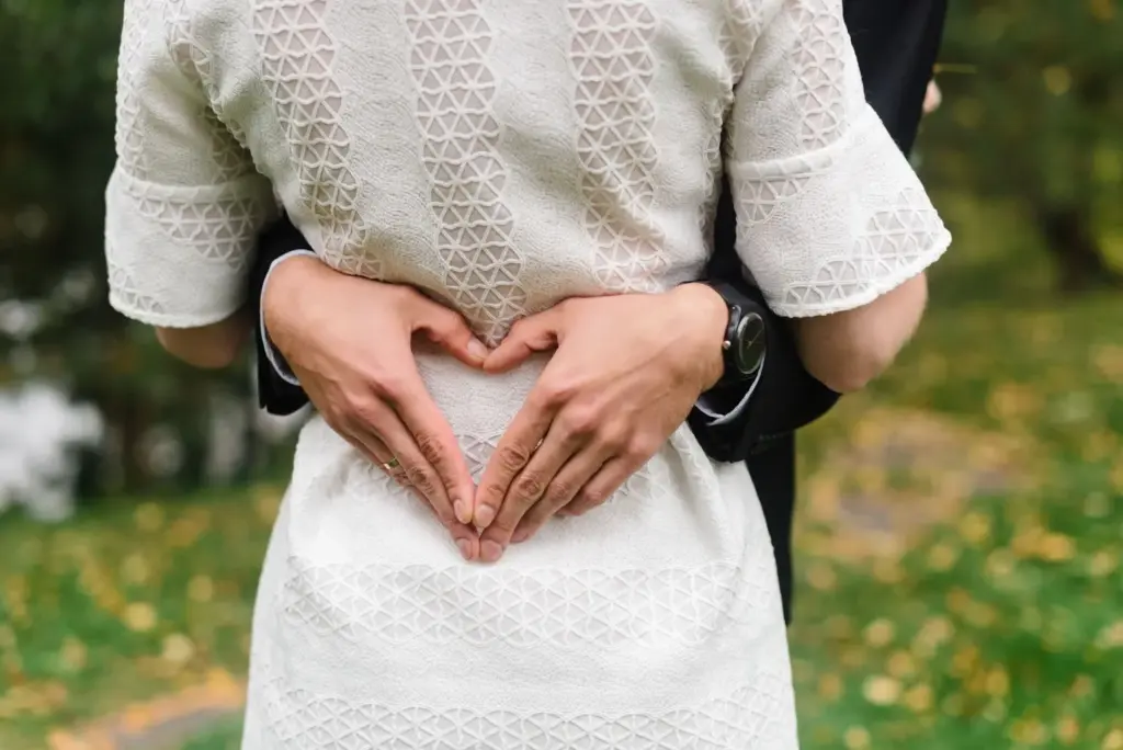 100+ Portrait Photography Ideas for Every Occasion and Style 25 Hands on hips (assertive pose)