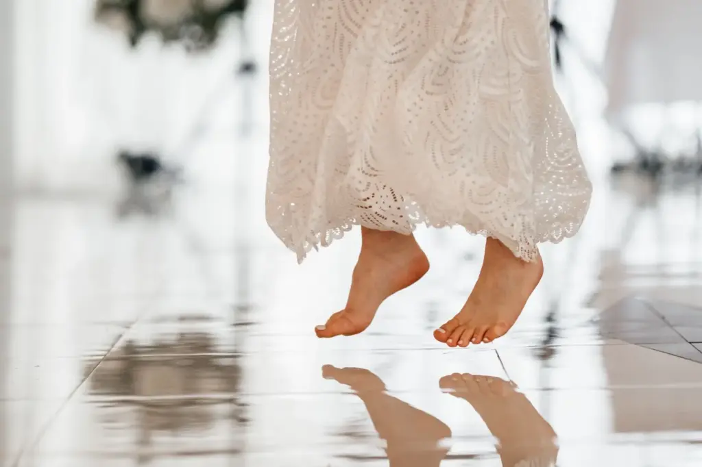 Dancing barefoot moment