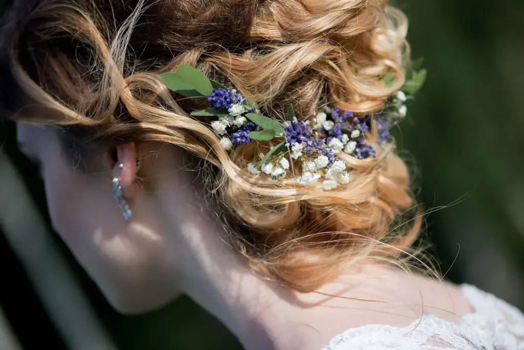 Detail of wildflowers in the bride’s hair