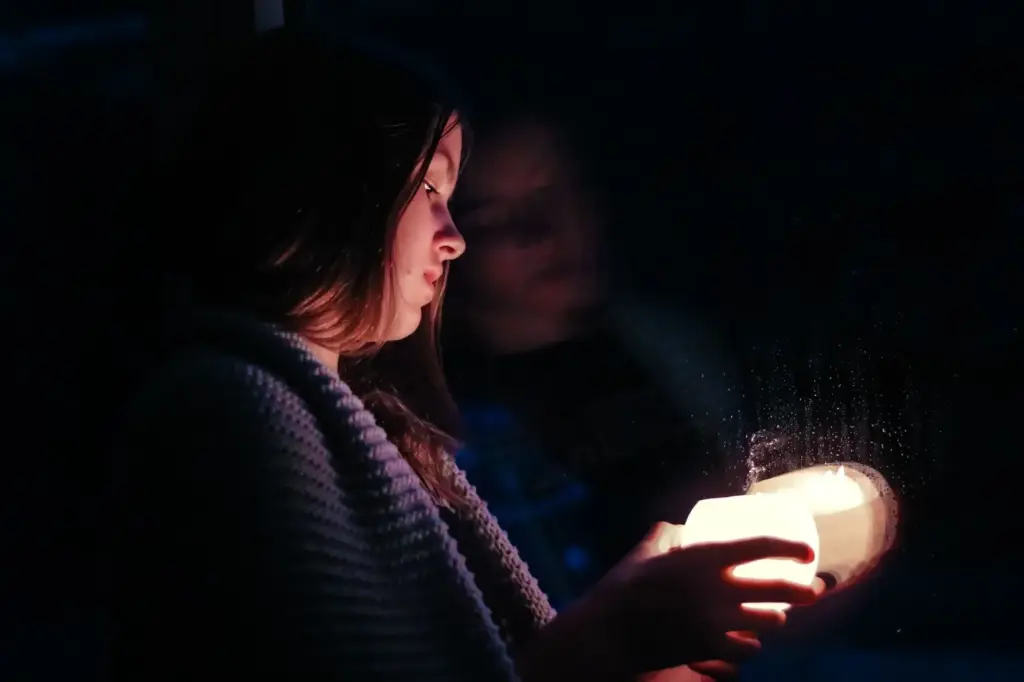 Low light from just one source