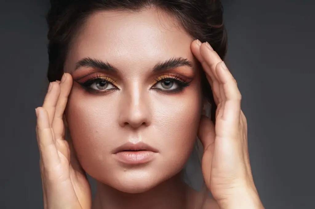 Neutral expressions with highlighting dramatic makeup