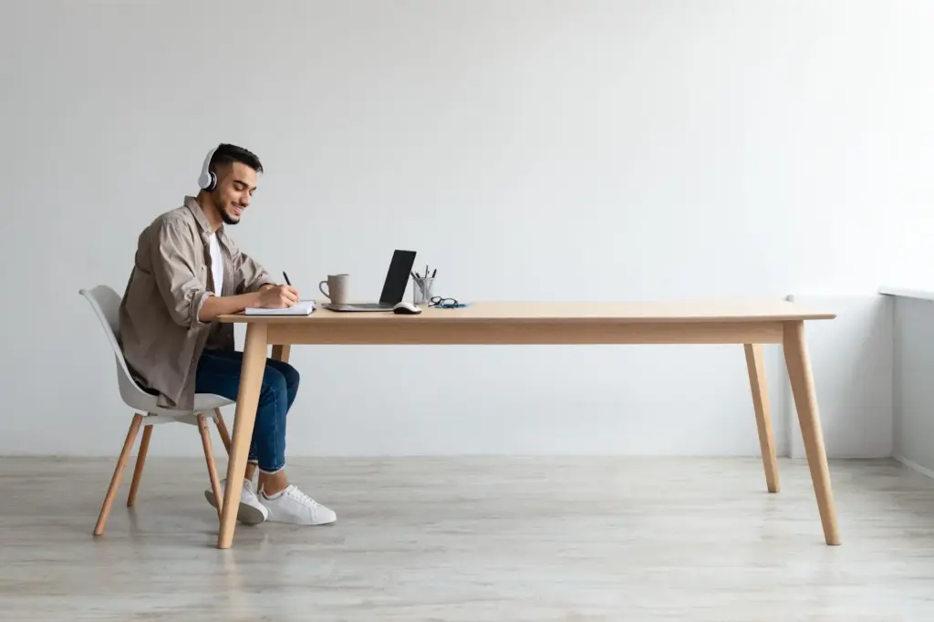 Sitting straight on a personalised at-home work desk