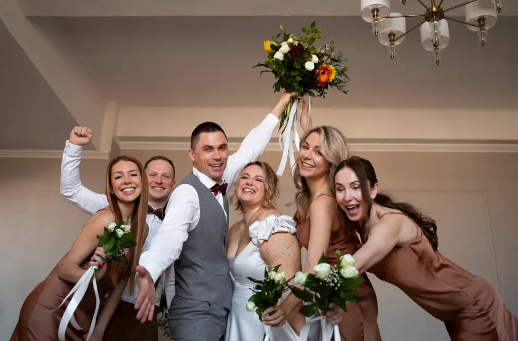 Medium shot-people posing wedding